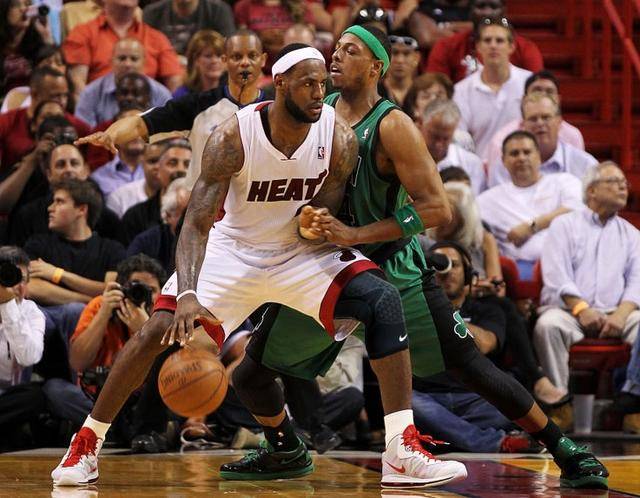 为背景板 为背景板